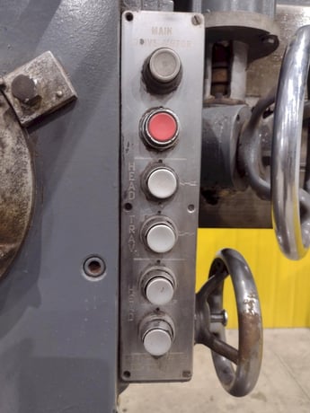 6' -19" Carlton #4A, radial arm drill, 15-1500 RPM, 20" spindle travel, 4" spindle diameter, power clamping / - Image 9