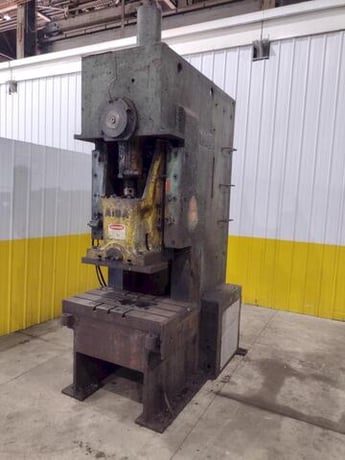 110 Ton, Aida #PR-XGC-100, gap frame press, 6.6" stroke, 2.95" adj., 50 SPM, 41.7" x22" bed, air clutch & - Image 4