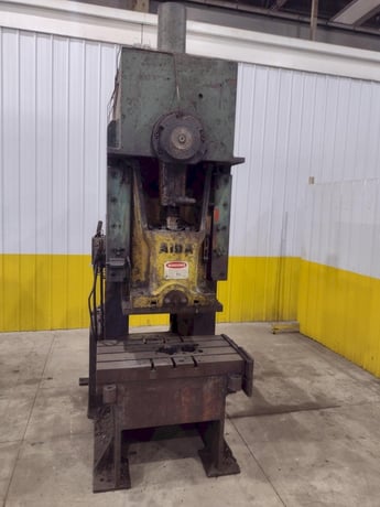110 Ton, Aida #PR-XGC-100, gap frame press, 6.6" stroke, 2.95" adj., 50 SPM, 41.7" x22" bed, air clutch & - Image 7