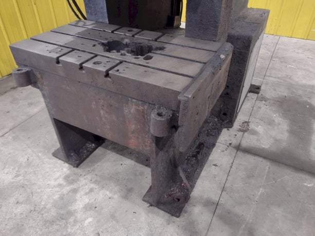 110 Ton, Aida #PR-XGC-100, gap frame press, 6.6" stroke, 2.95" adj., 50 SPM, 41.7" x22" bed, air clutch & - Image 9