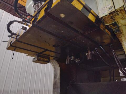 220 Ton, Aida #NC1-200(2), gap frame press, 9.84" stroke, 19.68" Shut Height, 4.33" adj., 57.7" x33" bed - Image 8