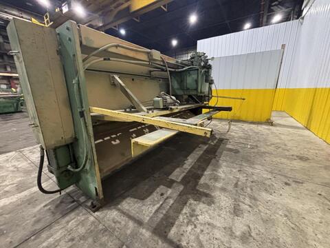 1/4" x 10' Cincinnati #2H10-Century, hydraulic power shear, 10' 6" blade, 11 hydraulic holddowns, 36" front - Image 3