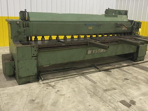 1/4" x 10' Wysong #1025, mechanical power squaring shear, 16 holddowns, 55 SPM, 36" front operated power back - Image 4