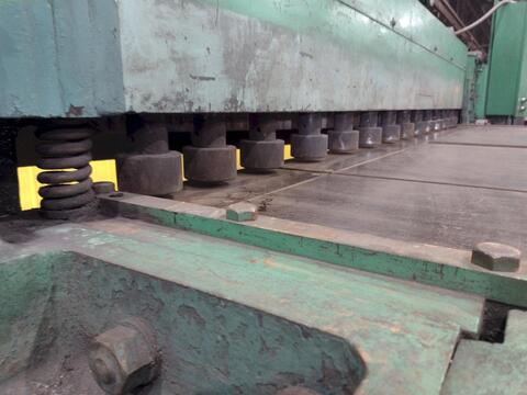 1/4" x 8' Wysong #825, mechanical power squaring shear, 14 holddowns, 36" front operated power back gauge, 55 - Image 6