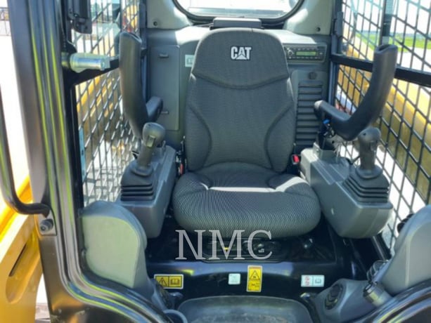 Cat 242D3, Skid Steer Loader, 44 hours, S/N: T8A00789, 2024 - Image 5