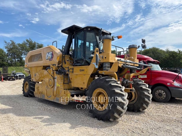 Caterpillar RM600-01, Asphalt Paver, 476 hours, S/N: NAF00110, 2025 - Image 2