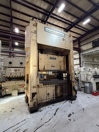 330 Ton, Clearing Niagara #SE2-300-84-48UH, straight side double crank, 8" stroke, 25" Shut Height, 84" - Image 1