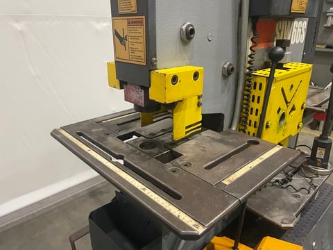 Marvel #MSIW66S, heavy duty ironworker, 66 ton - Image 7