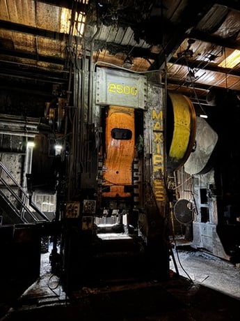 2500 Ton, National #Maxipress, 14" stroke, 34-3/8"-35"Shut Height, 49" btwn columns, 150 HP, 55 SPM, 1955 - Image 1
