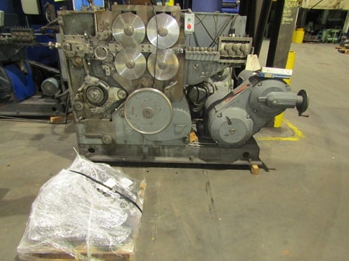 No. W125SA Torrington, spring coiler, .105"-.250"wire diameter, 230000 psi tensile, 3x wire dia - Image 1