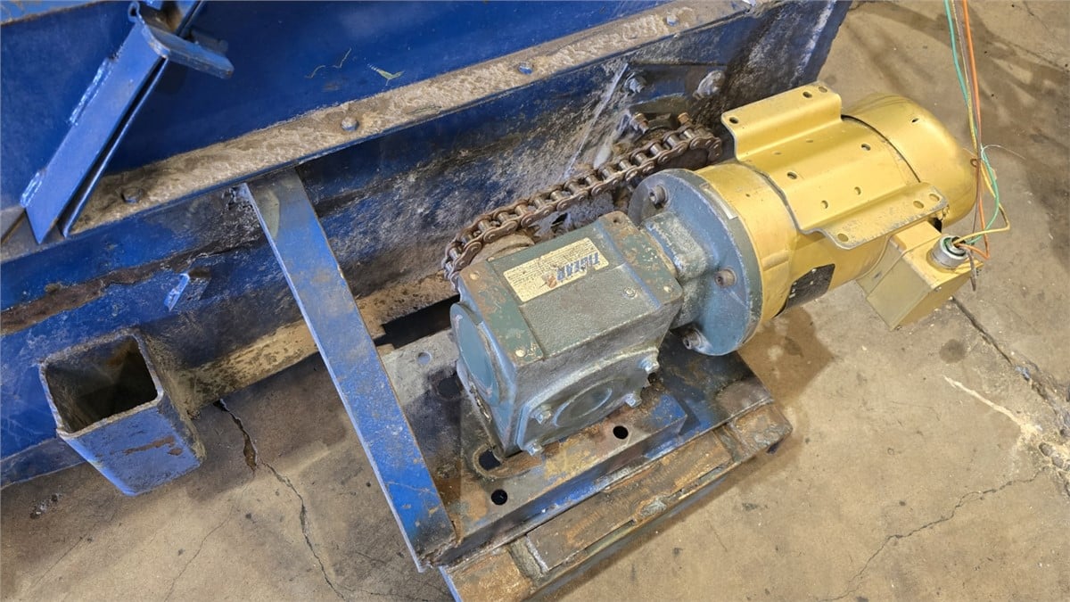 58" wide x 18' long, Conveyor, Chain Driven, 1.5" Cleats, 13" H Walls, 3 HP, 1760 RPM, 230/460 V, w/Leg Stand - Image 6
