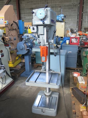 20 Clausing #2275, Drill Press, 1.5 HP, 208-230/460 V., 3ph, variable speed, 19.5" x 22" table, - Image 3