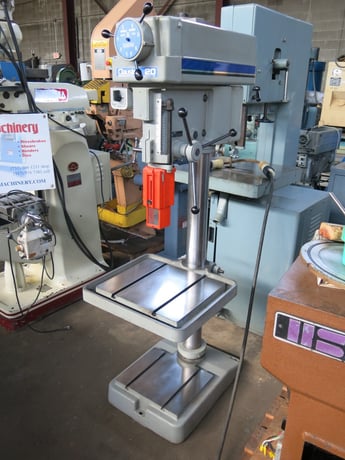 20 Clausing #2275, Drill Press, 1.5 HP, 208-230/460 V., 3ph, variable speed, 19.5" x 22" table, - Image 4