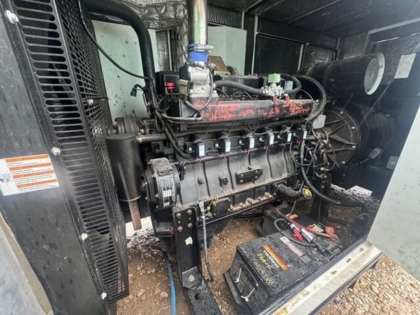 300 KW Caterpillar/Olympian #G300LG4, Natural Gas Generator, 402 HP, #G300LG4 Engine, 240 Volts, sound - Image 5