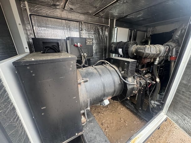 300 KW Caterpillar/Olympian #G300LG4, Natural Gas Generator, 402 HP, #G300LG4 Engine, 240 Volts, sound - Image 8