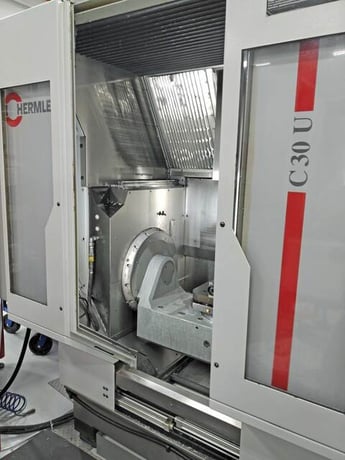 Hermle #C30U, 5-Axis machining center, 25.6" X, 23.6" Y, 19.7" Z, 20-18000 RPM, 20 HP, 75 automatic tool - Image 5