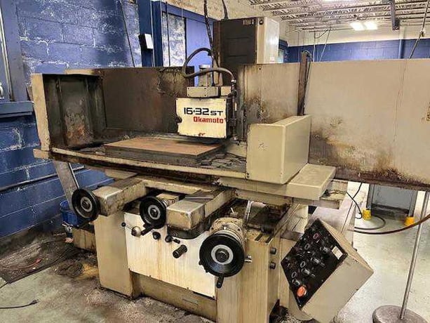 16" x 32" Okamoto #ACC-16.32ST, surface grinder, 21.5"under new wheel, 3-Axis power with incremental - Image 2