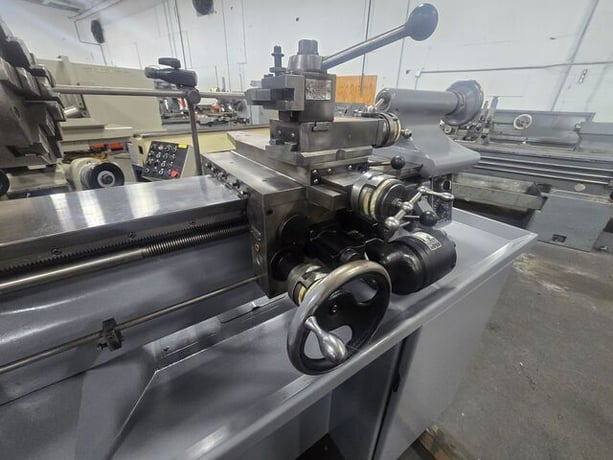 11" x 18" Hardinge #HLV-H-EM, Toolroom Lathe, 1.25" bore, 6" swing over cross slide, 18" centers, inch/metric - Image 7