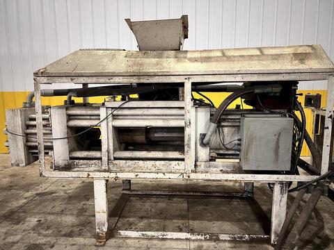 No. 4500 Puckmaster, Puck Briquetter Machine, 225 Ton - Image 3