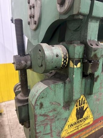 130 Ton, Accurpress #713012, Hydraulic Press Brake, 12' L x 8" width Bed, 124" Between Housings, 8" Stroke - Image 6
