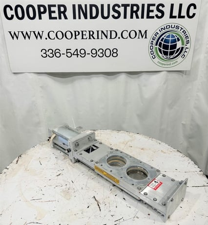 4" Salina Vortex #D4-2SSY-SL, dual knife gate diverter valve, Stainless - Image 1