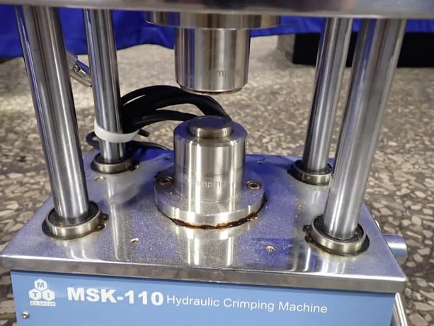 MTI Corp. #MSK-110, Hydraulic Crimping Machine, Coin Crimping, 28 kg Weight, w/Pressure Meter, 2012 - Image 3