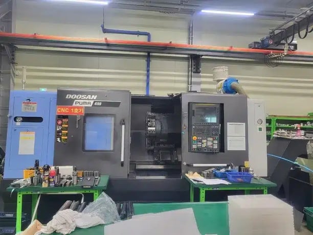 Daewoo Doosan #Puma-4100B, 2" Axis CNC universal turning center, Fanuc i series, 31.1" swing, 15" chuck, 2020 - Image 1