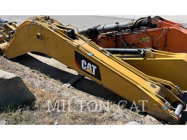 Caterpillar 330GC REACH BOOM, Articulated Boom Lift, S/N: MC-000090179, 2019 - Image 1
