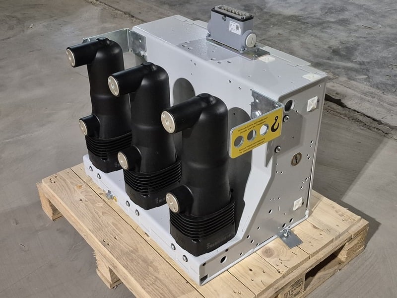 1250 Amps, ABB, VD4 17.12.32, vacuum circuit breaker, 17.5 Kv, 95 Kv, 31.5 Ka, new, 2021 - Image 5