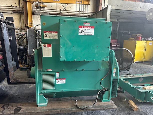 2000 KW, 1800 RPM, Stamford, generator end, 7200/12470 Volts, 3-phase, sound attenuated enclosure 00, 2000 - Image 1