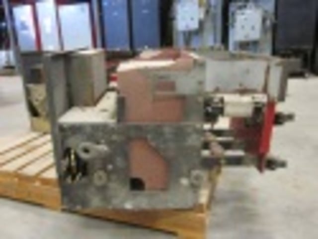 800 Amps, Westinghouse, DSL-206, manually operated, drawout, #AB0682 - Image 4