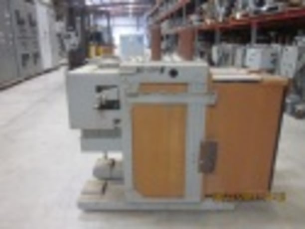 1200 Amps, General Electric, AM-13.8-500-2, electrically operated, drawout, #AB0821 - Image 4