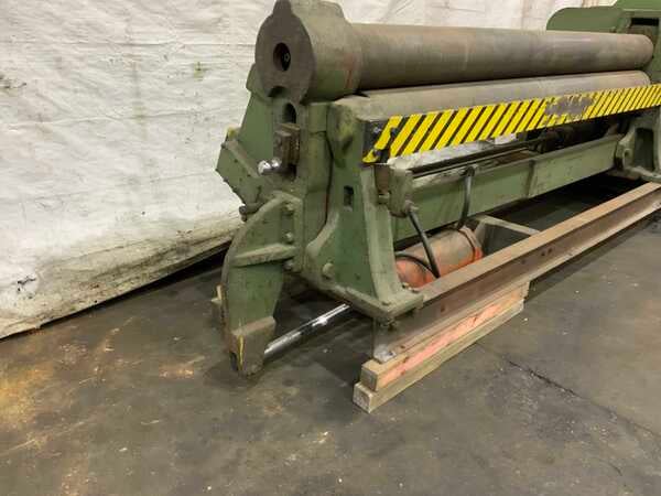 10' x 1/2" Bertsch #9, plate bending rolls, 13" roll diameter, air drop end, geared adjustment rear roll - Image 4