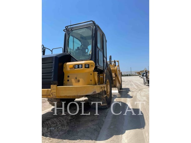 Caterpillar 621, Wheel Tractor Scraper, 1602 hours, S/N: WYD00132, 2024 - Image 1