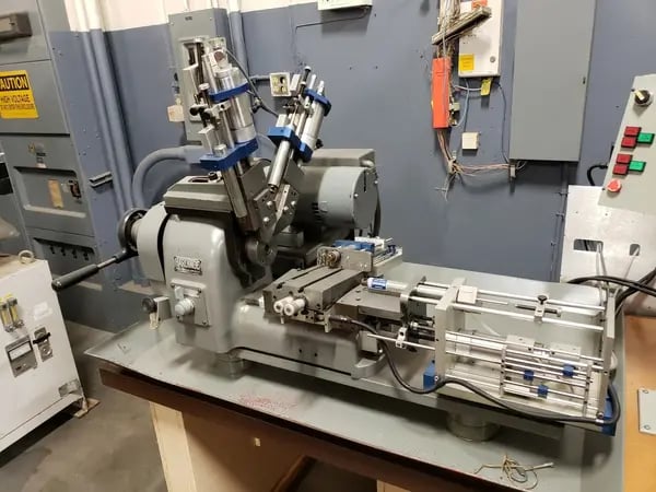 Hardinge #HSL-59, automatic production speed lathe w/ controls & cutoff - Image 2
