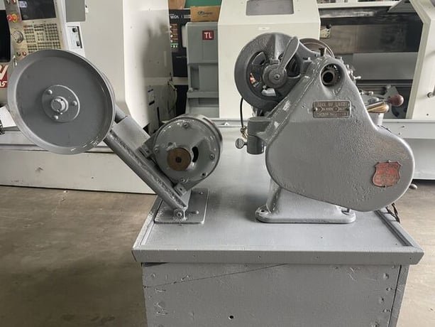 South Bend #22YB, Engine Lathe, 9" swing, 9" swing over cross slide, 20" centers, tailstock - Image 5