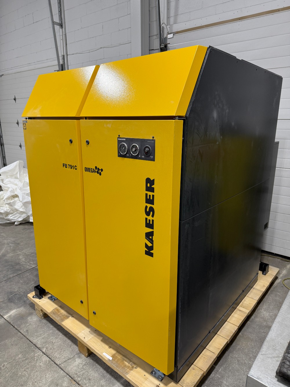 Kaeser Omega #FB790C, centrifugal blower with full enclosure Plus package, brand new - Image 2