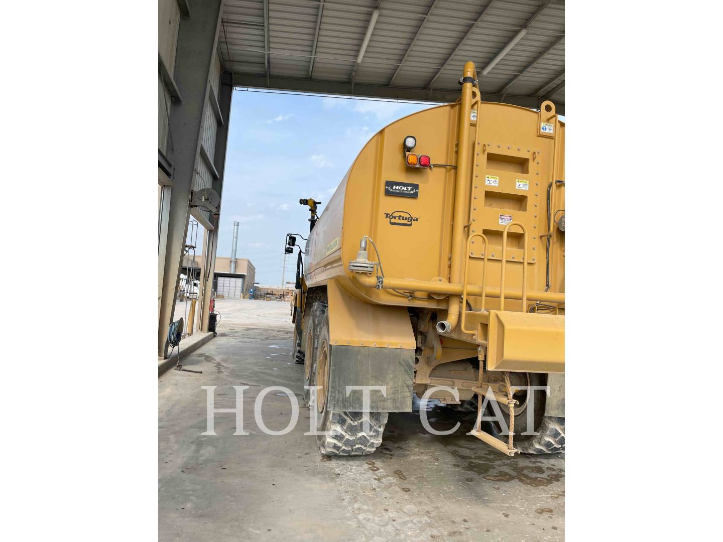 Caterpillar W00 730, Water Truck, 1995 hours, S/N: 3T303671, 2024 - Image 4
