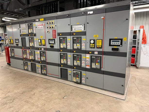 Cutler-Hammer #Magnum-DS, power distribution center (PDC) switchgear, 4000 amp, 600 Volts, 2002 - Image 1