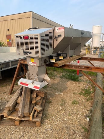 Meyer #BL600, 1.5 cu.yd. insert hopper spreader with vibrator & remote start, 2023 - Image 1