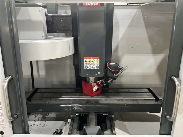 Haas #TM-2P, 40" X, 16" Y, 16" Z, 10000 RPM, 20 automatic tool changer, automatic air gun, chip auger, rigid - Image 5