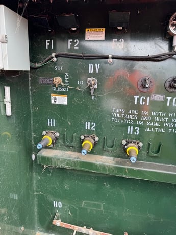 2000 KVA 27600Wye/13800 Primary, 4160/2400 Secondary, CES, padmount transformer, dead front radial feed, 2015 - Image 4