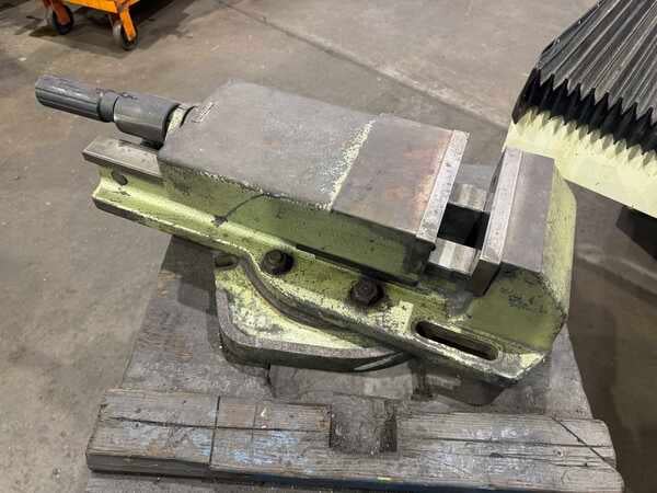 Advanced Advanced Lock System System machine vise, 8" vise opening, 30" vise length, swivel base - Image 6