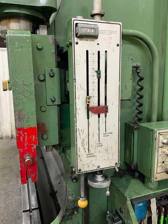 135 Ton, Cincinnati #135CBx10, hydraulic press brake, 12' overall, 126" between housing, 8" stroke, 20 HP - Image 9