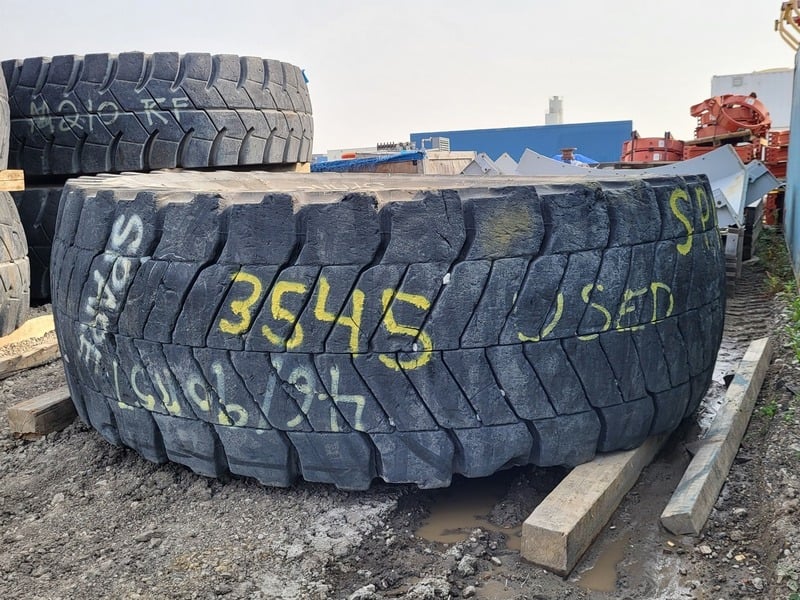 Bridgestone #VREV, OTR E2A radial tubeless tire, 46/90R57 E4, c/w rim - Image 5