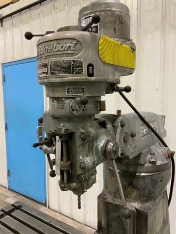 Bridgeport, vertical mill, 9" x42" table, 1 HP, power feed on table, R-8, 30" long. travel, 9" cross travel - Image 3