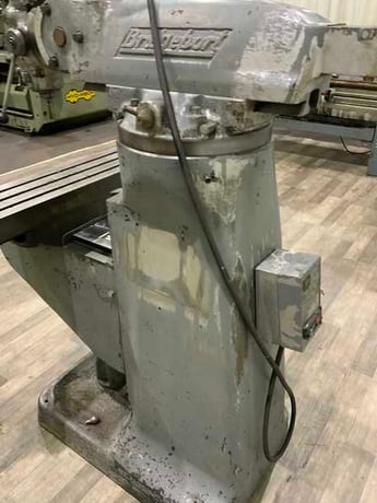 Bridgeport, vertical mill, 9" x42" table, 1 HP, power feed on table, R-8, 30" long. travel, 9" cross travel - Image 5