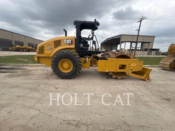 Caterpillar CP12, Vibratory Single Drum Pad, 372 hours, S/N: 74900153, 2024 - Image 2