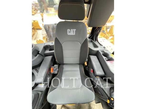 Caterpillar D6XELGPVP3, Crawler Dozer, 768 hours, S/N: LRG01329, 2025 - Image 6