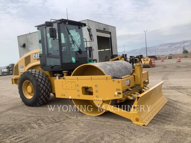 Caterpillar CS12, Asphalt Distributor, 18 hours, S/N: 5G300184, 2025 - Image 2